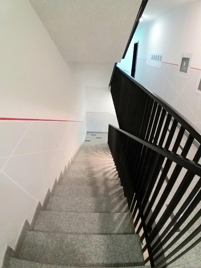 Theos Atelier Self Check In Apartment W Free Private Parking Zagreb Luaran gambar